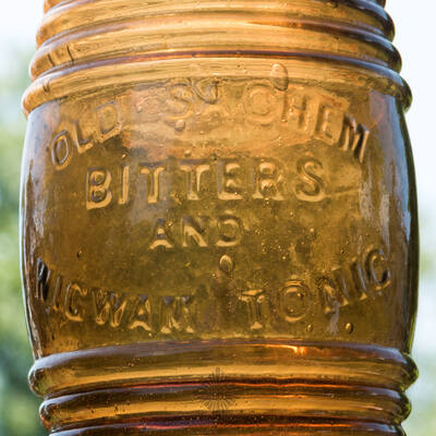 " Old Sachem / Bitters / And / Wigwam Tonic " Figural Bottle, R/H # O-46